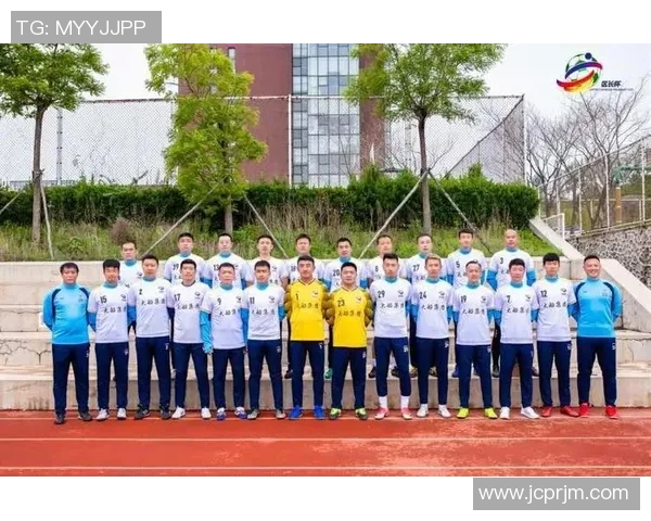 桂林足球俱乐部奋勇争先全力冲击新赛季目标展现团队精神与拼搏精神
